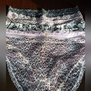 **NEVER WORN ** Victoria's Secret Animal Print Panties Set (5 total)